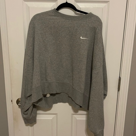 Nike Tops - Nike Cropped Sweatshirt